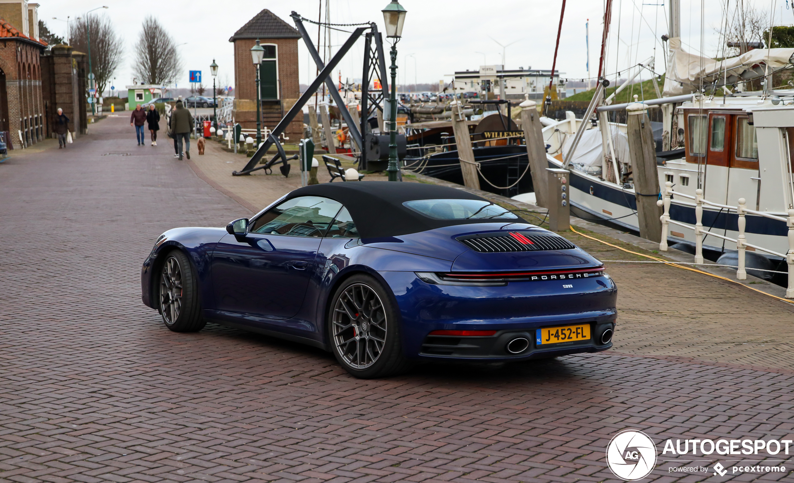 Porsche 992 Carrera 4S Cabriolet