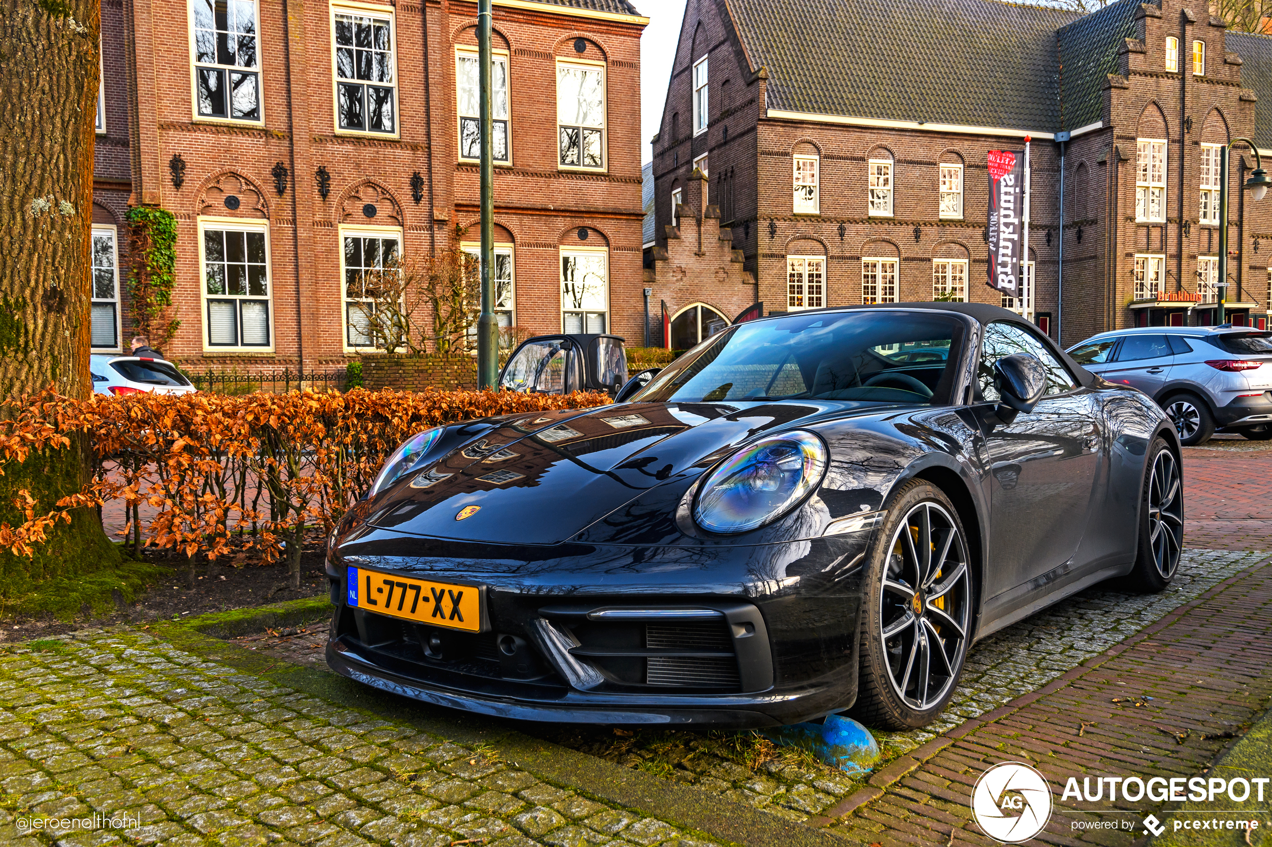 Porsche 992 Carrera 4S Cabriolet