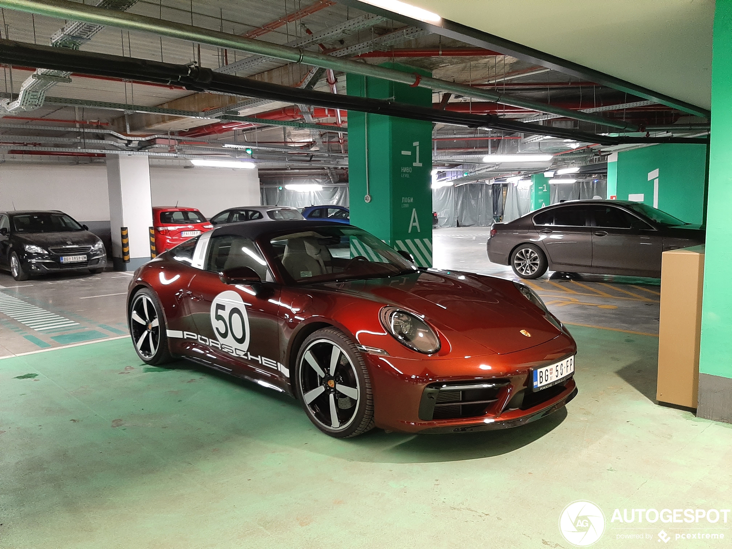 Porsche 992 Targa 4S Heritage Design Edition