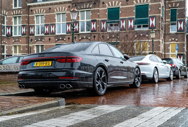 Audi S8 D5