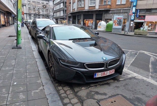 BMW i8