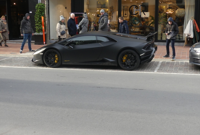 Lamborghini Huracán LP640-4 Performante