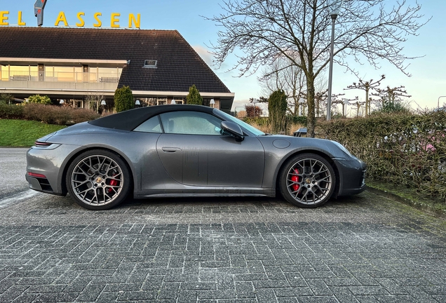 Porsche 992 Carrera 4S Cabriolet