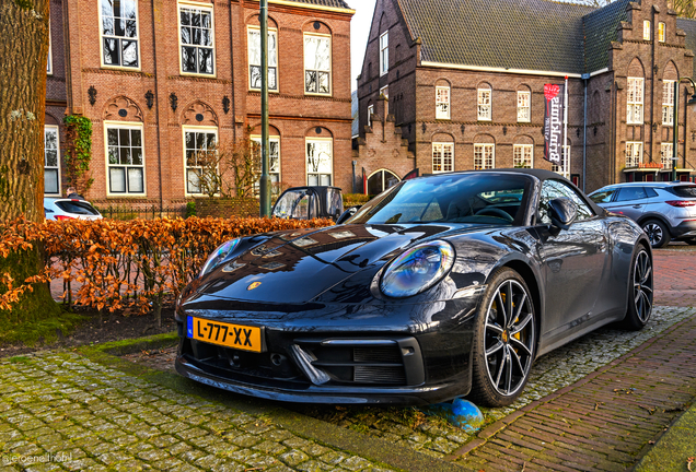 Porsche 992 Carrera 4S Cabriolet