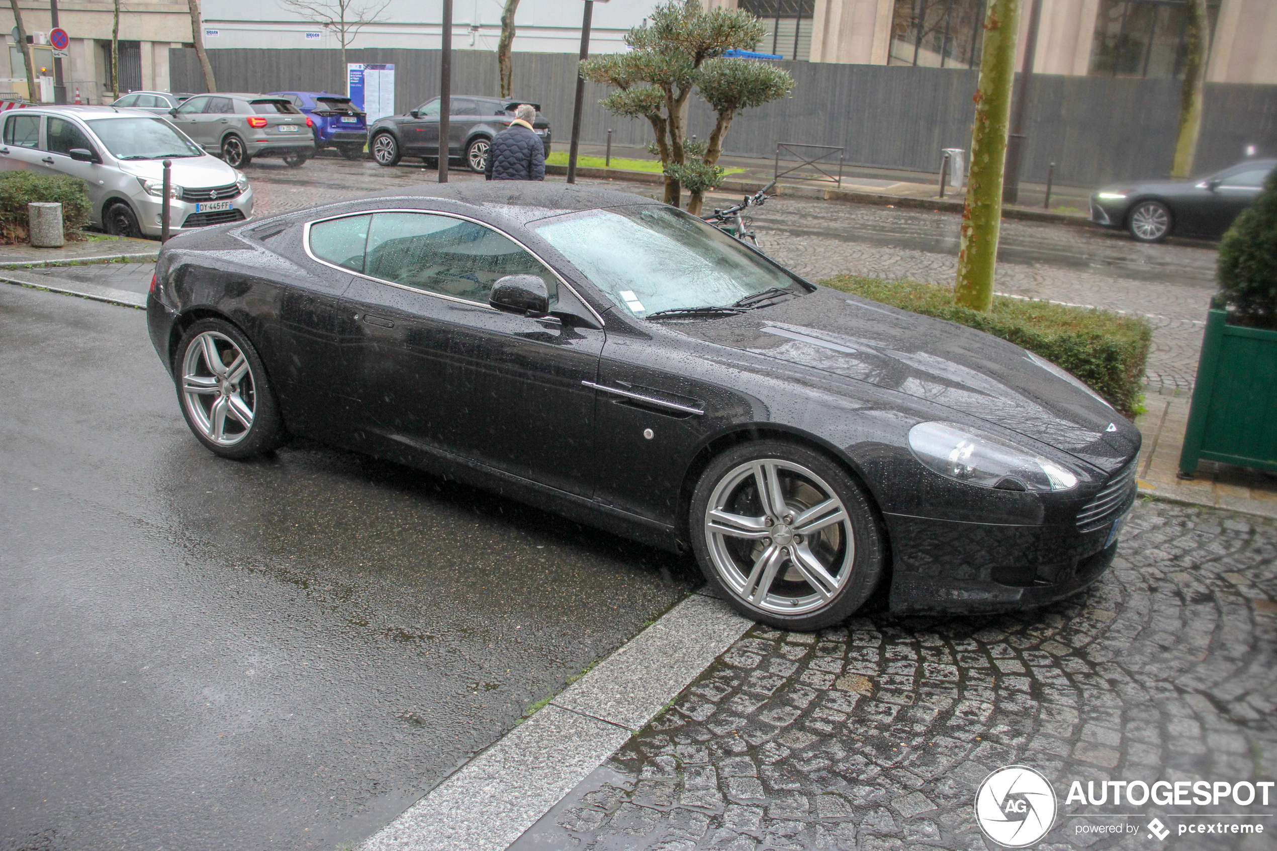 Aston Martin DB9