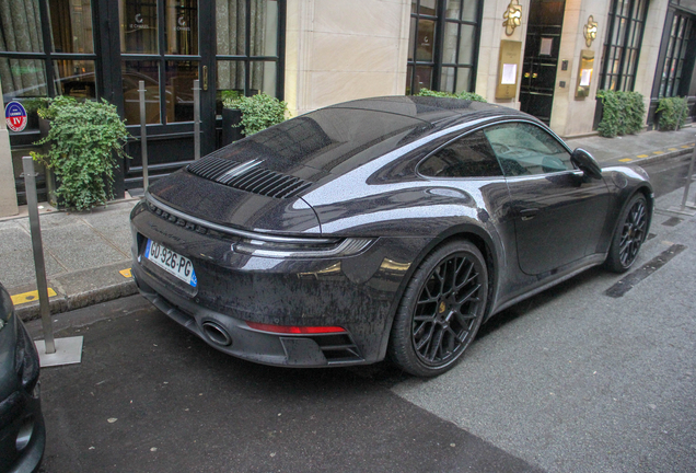 Porsche 992 Carrera 4 GTS