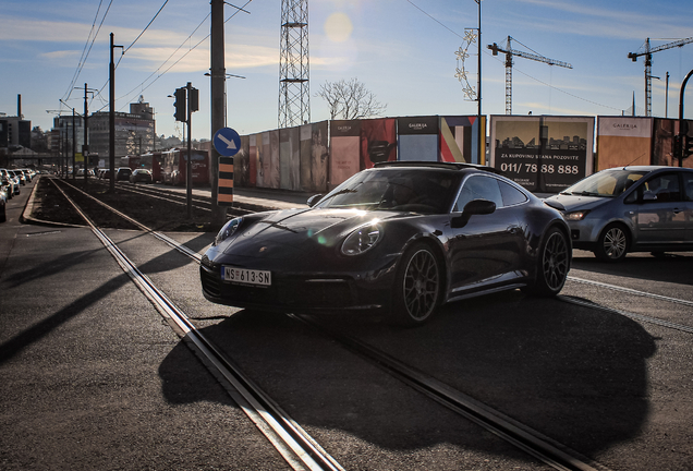 Porsche 992 Carrera 4S