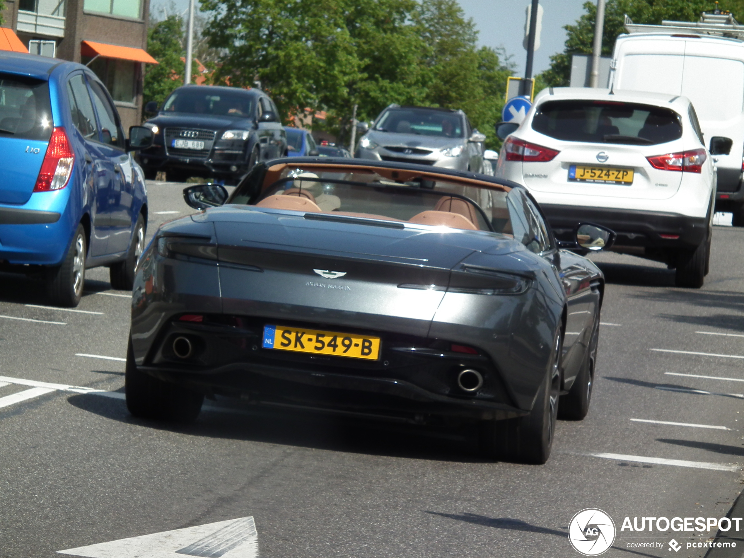 Aston Martin DB11 V8 Volante