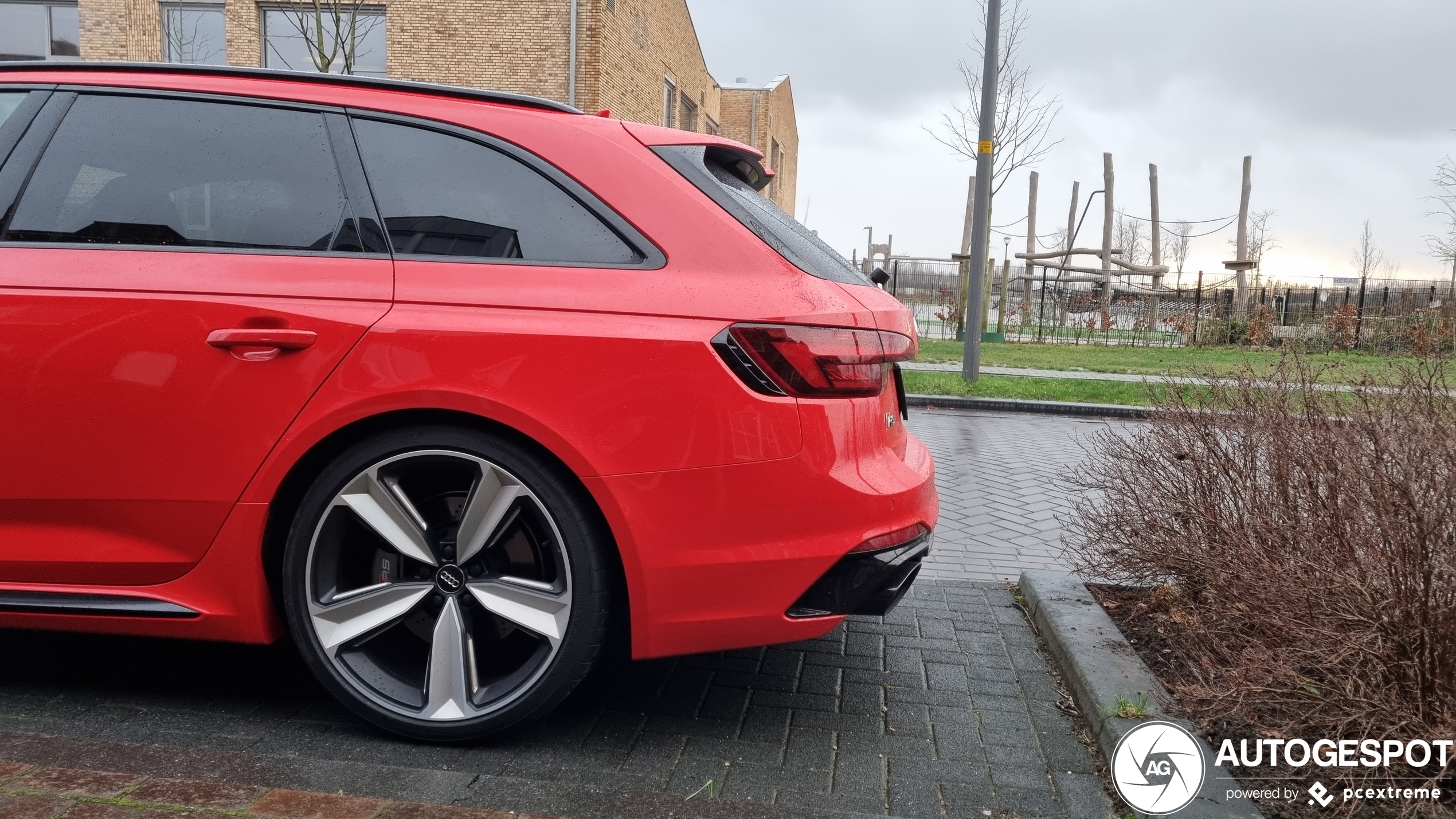 Audi RS4 Avant B9