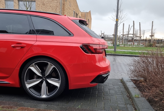 Audi RS4 Avant B9