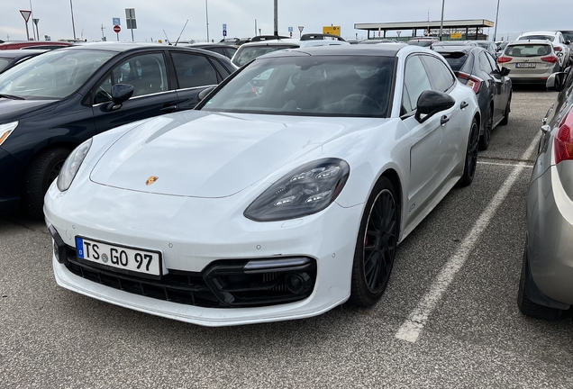 Porsche 971 Panamera GTS Sport Turismo