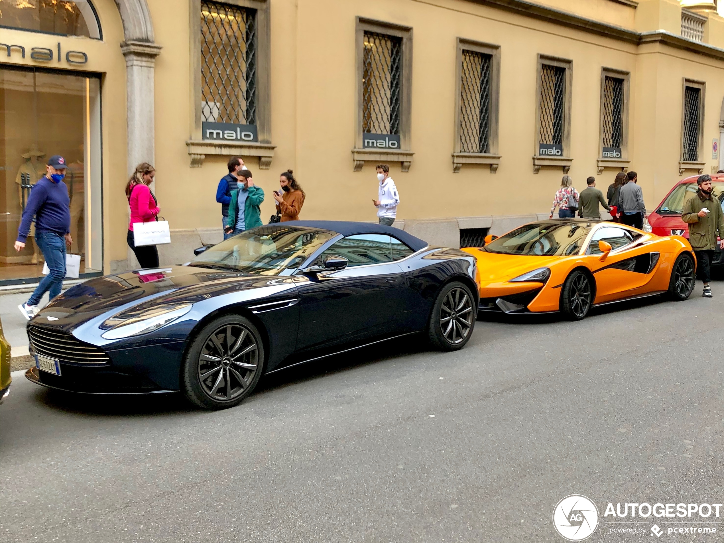 Aston Martin DB11 V8 Volante