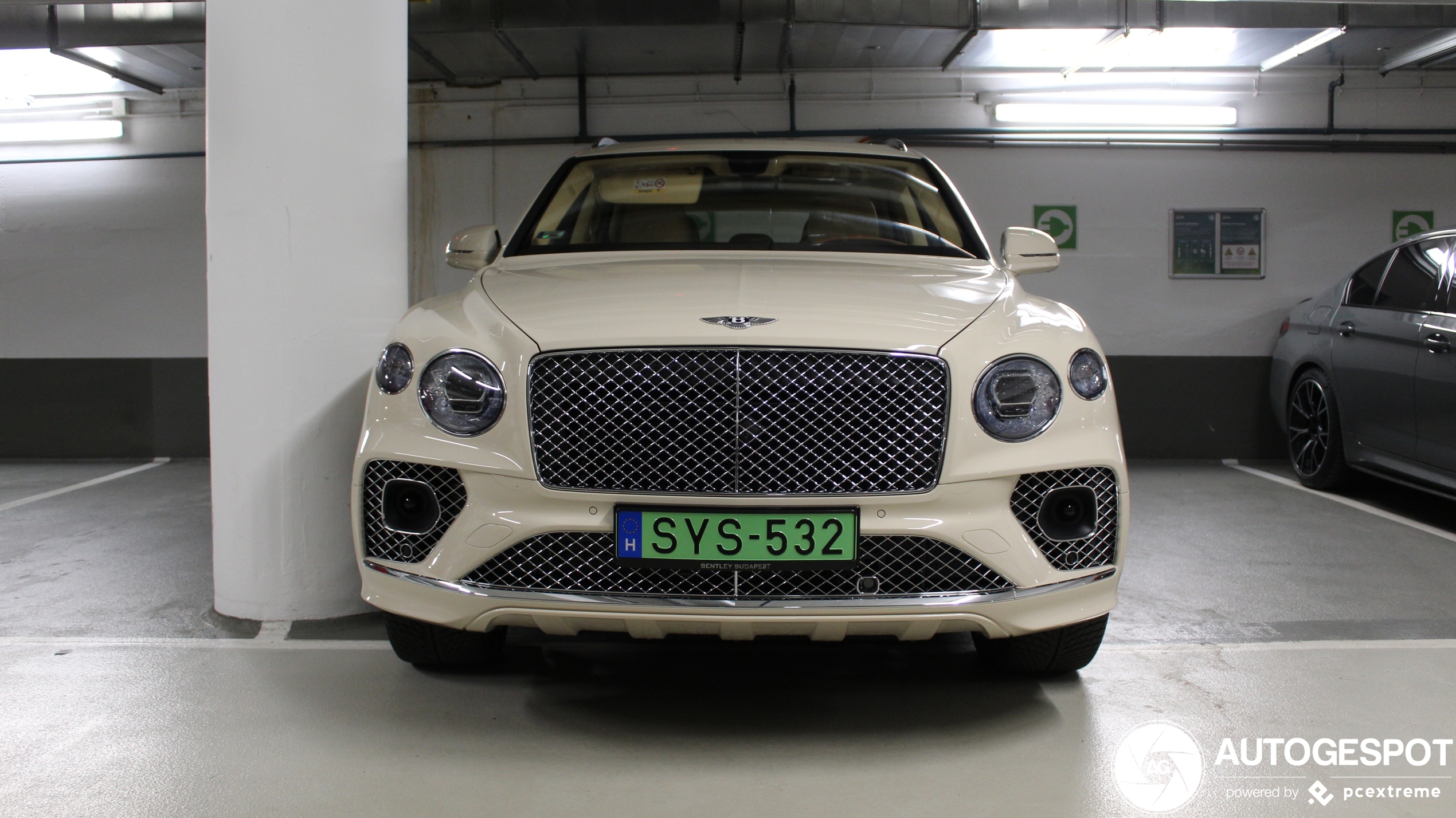 Bentley Bentayga Hybrid 2021