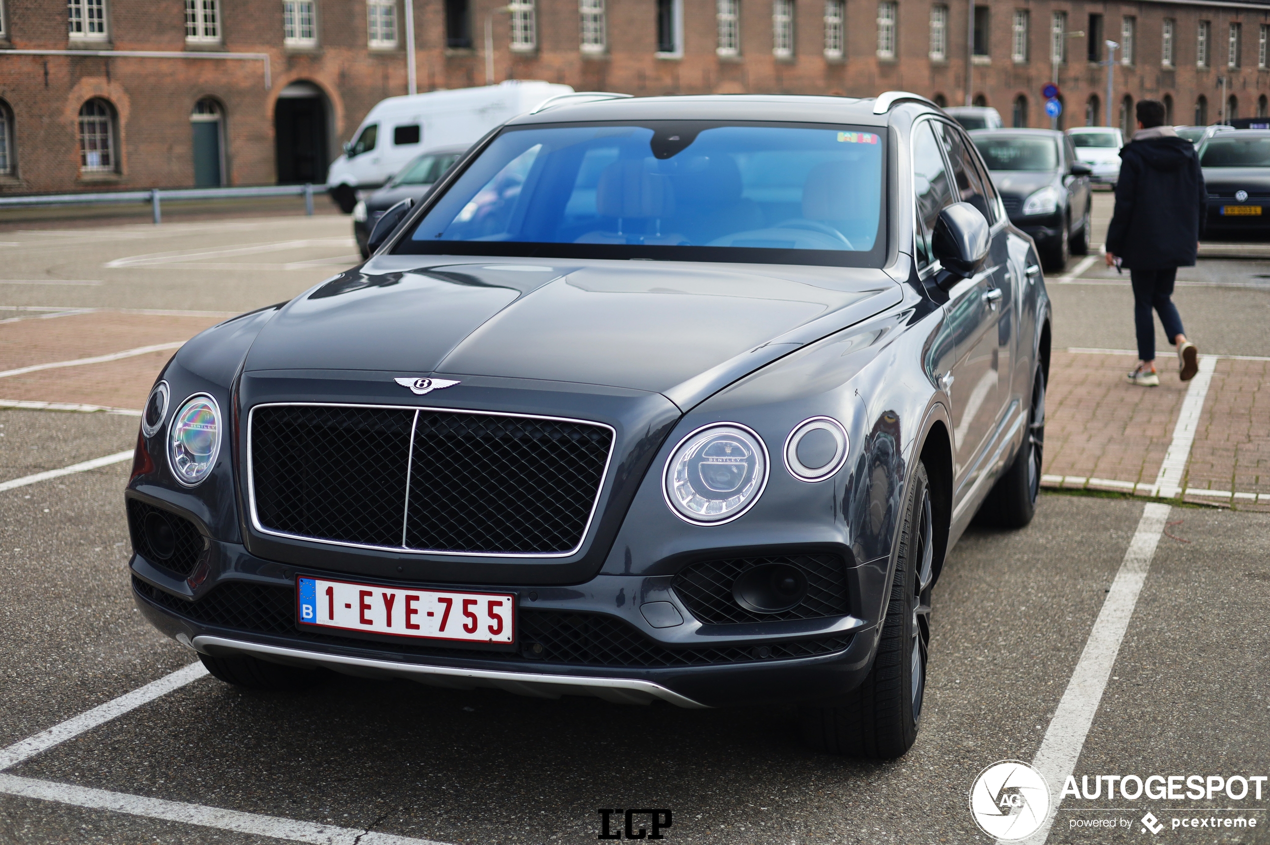 Bentley Bentayga V8