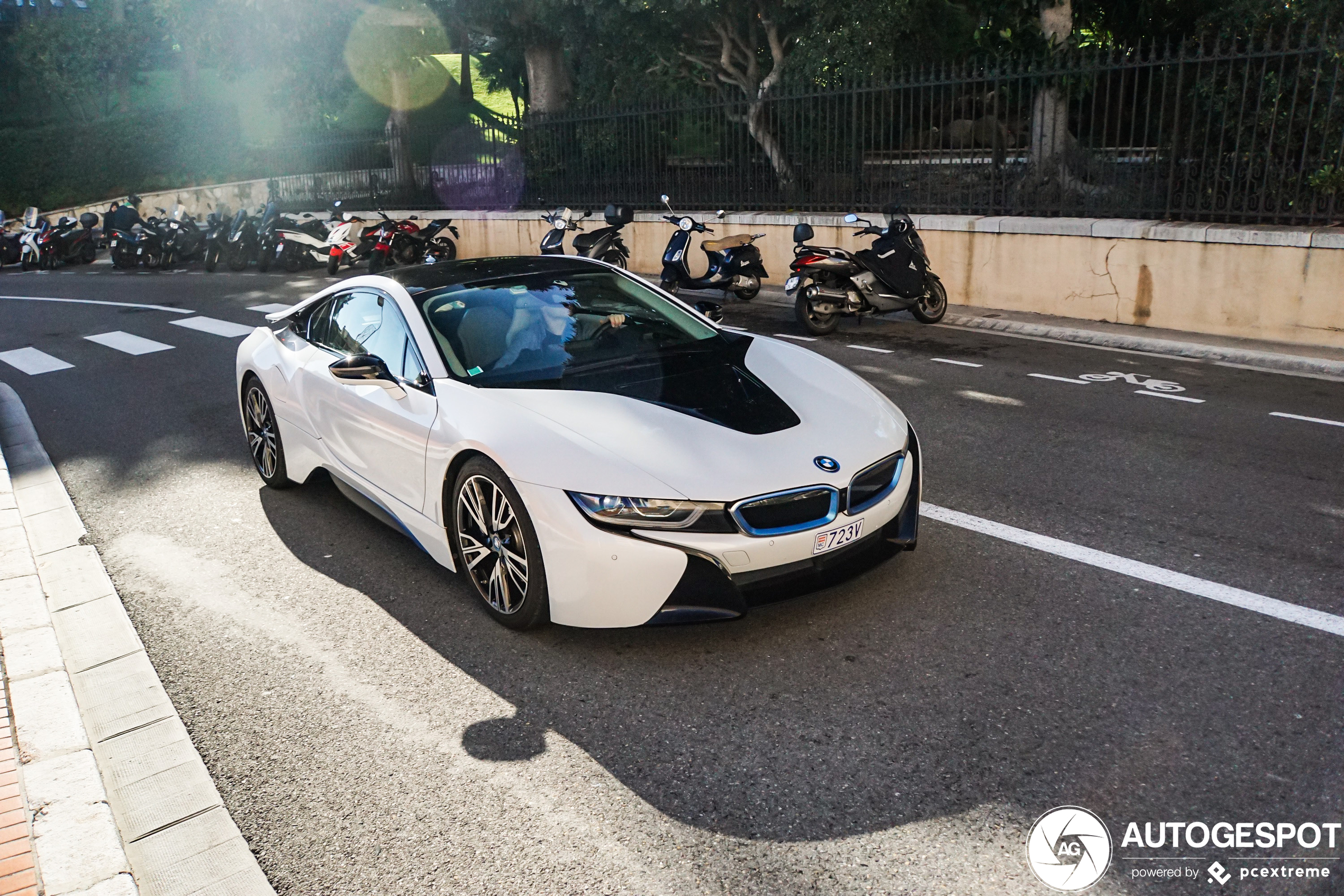 BMW i8