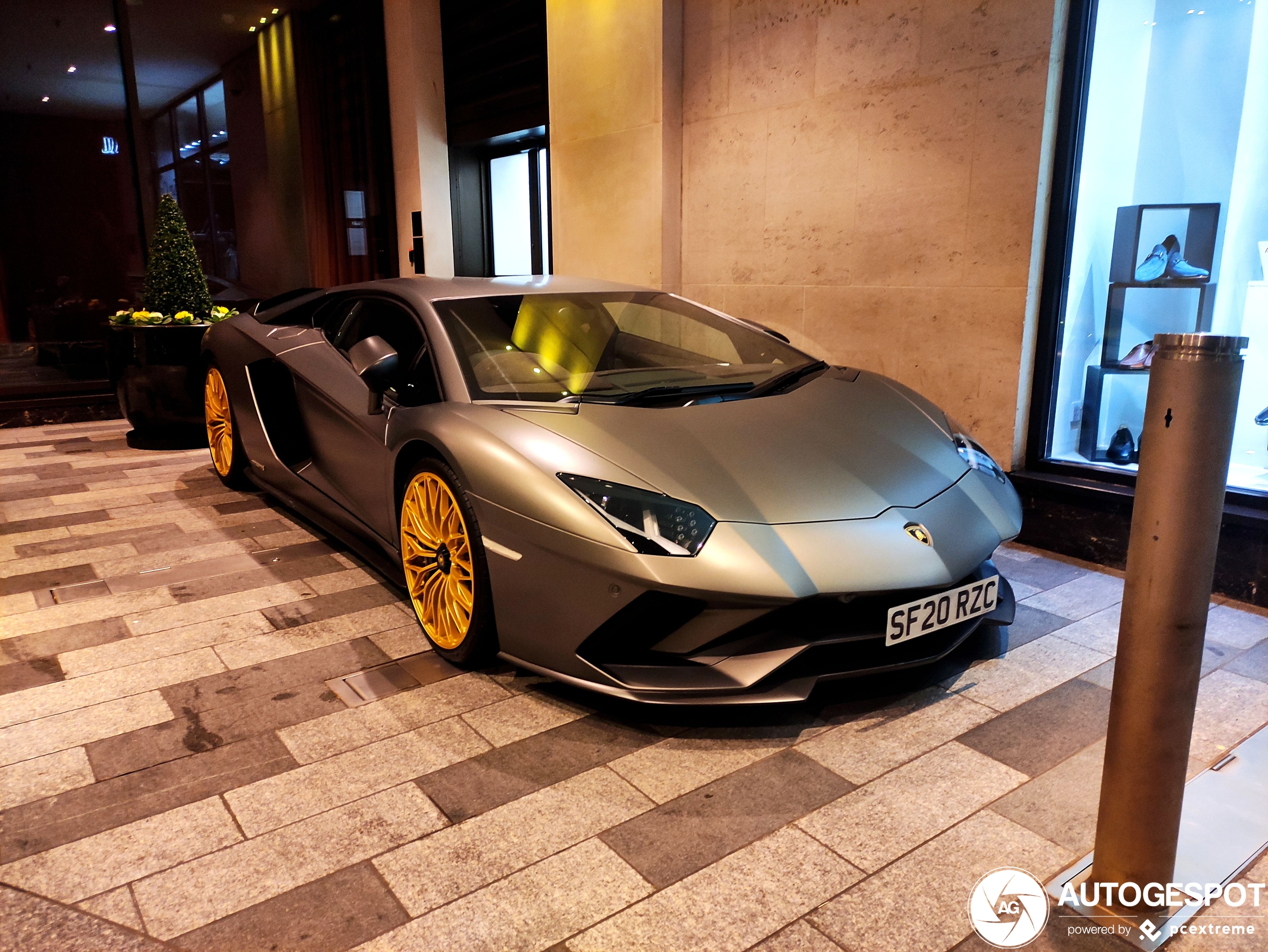 Lamborghini Aventador S LP740-4 Roadster