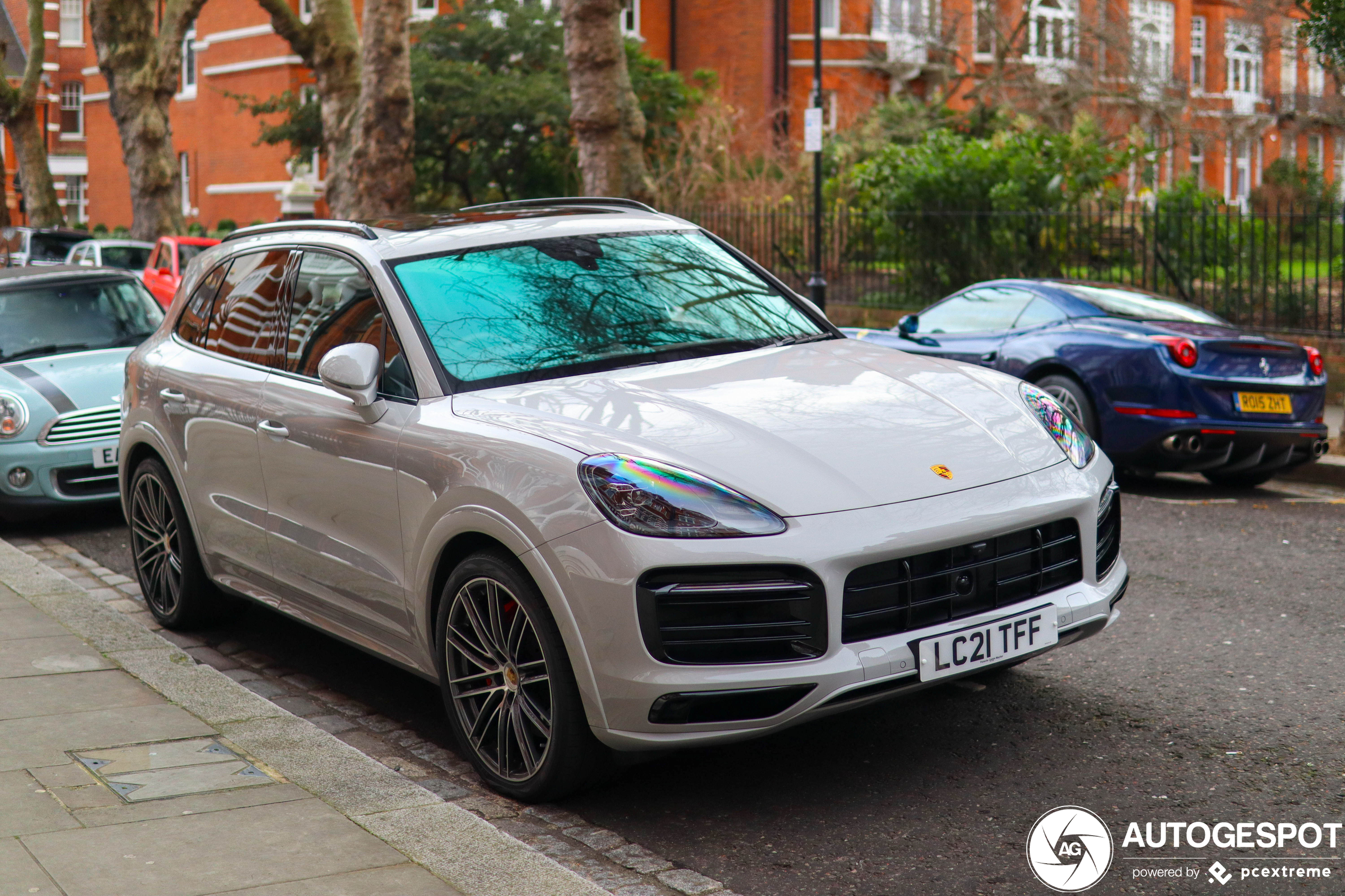 Porsche 9YA Cayenne GTS