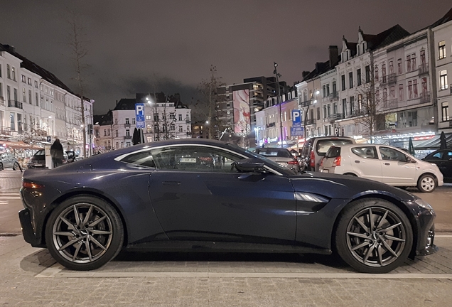 Aston Martin V8 Vantage 2018