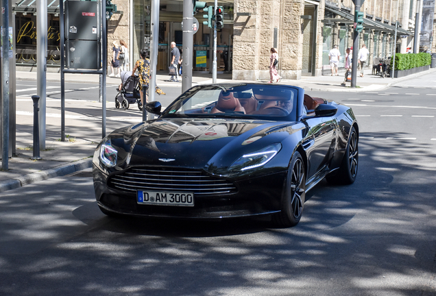 Aston Martin DB11 V8 Volante