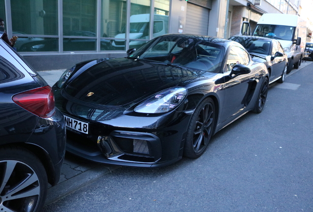 Porsche 718 Cayman GT4