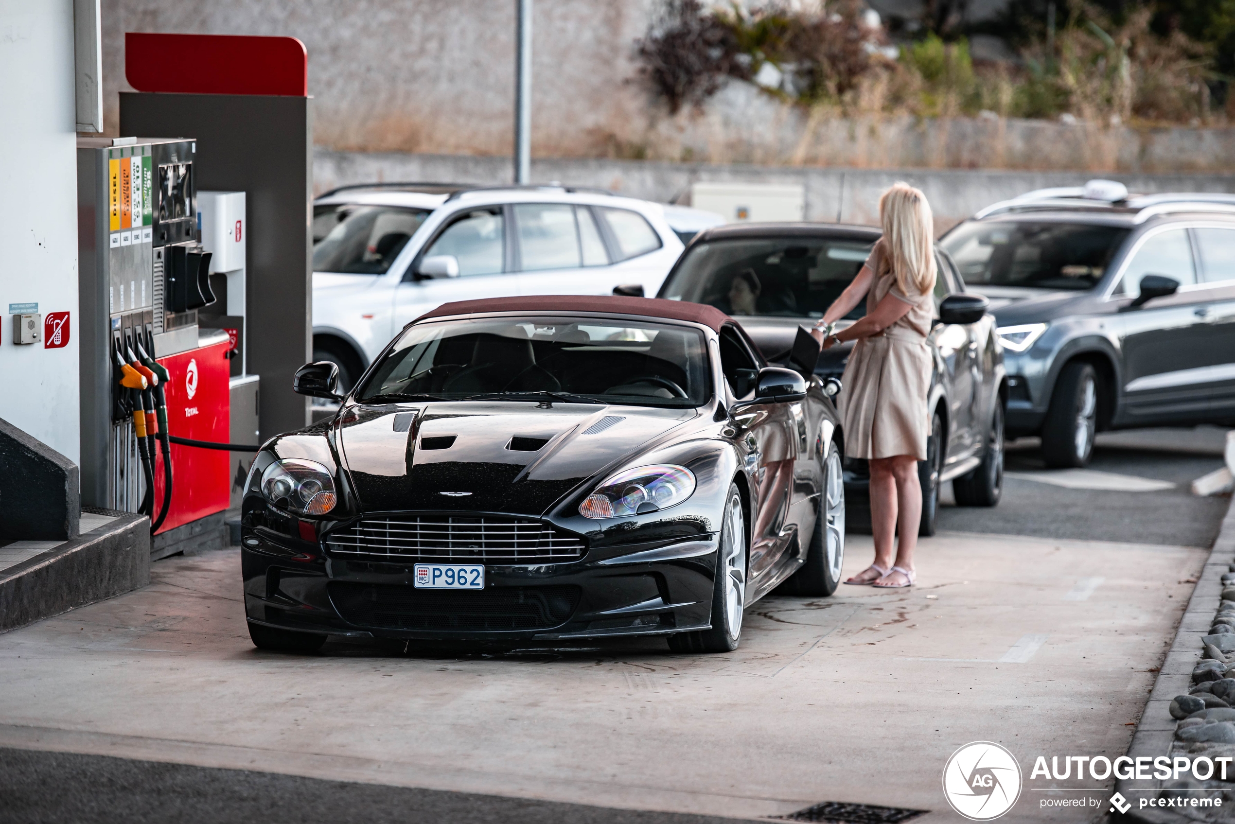 Aston Martin DBS Volante