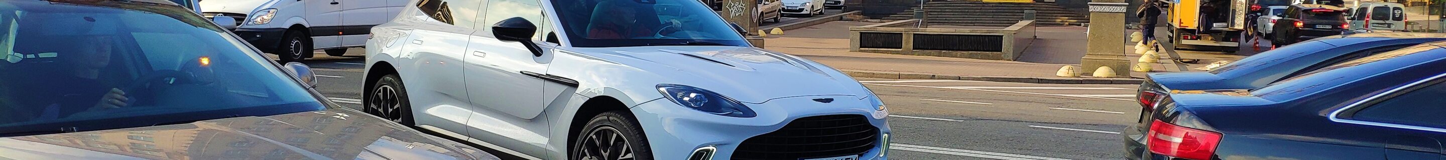 Aston Martin DBX