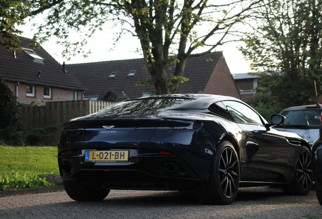 Aston Martin DB11 V8