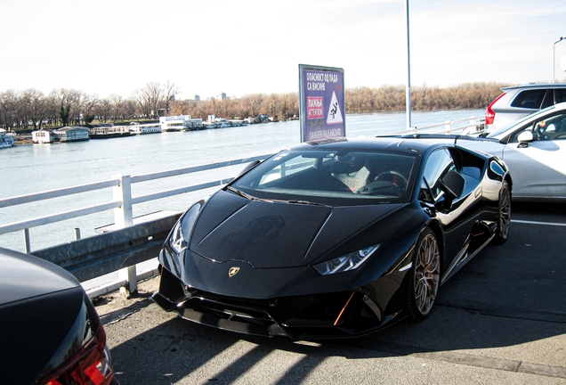 Lamborghini Huracán LP640-4 EVO