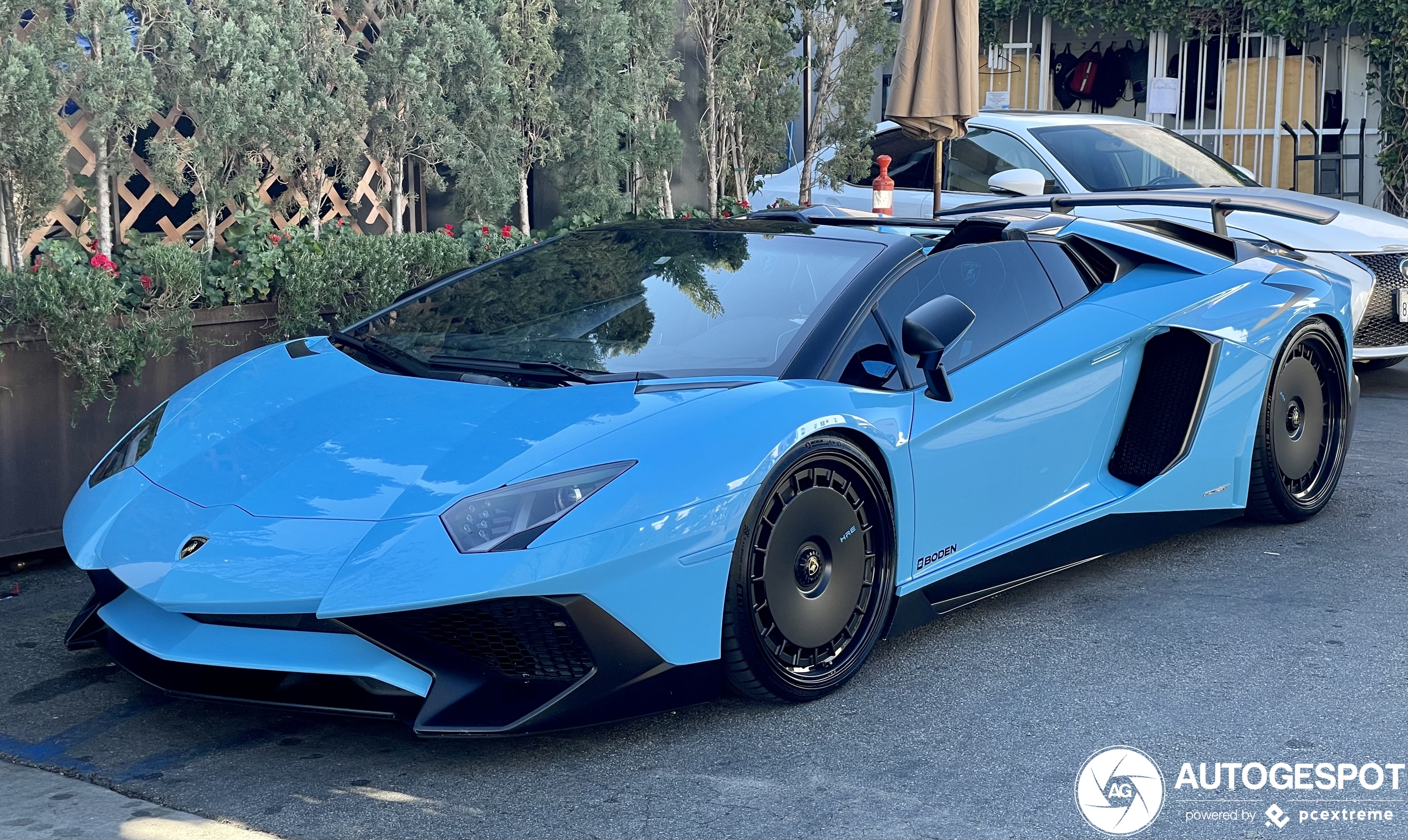 Lamborghini Aventador heeft de nieuwste trend in velgen gemonteerd zitten