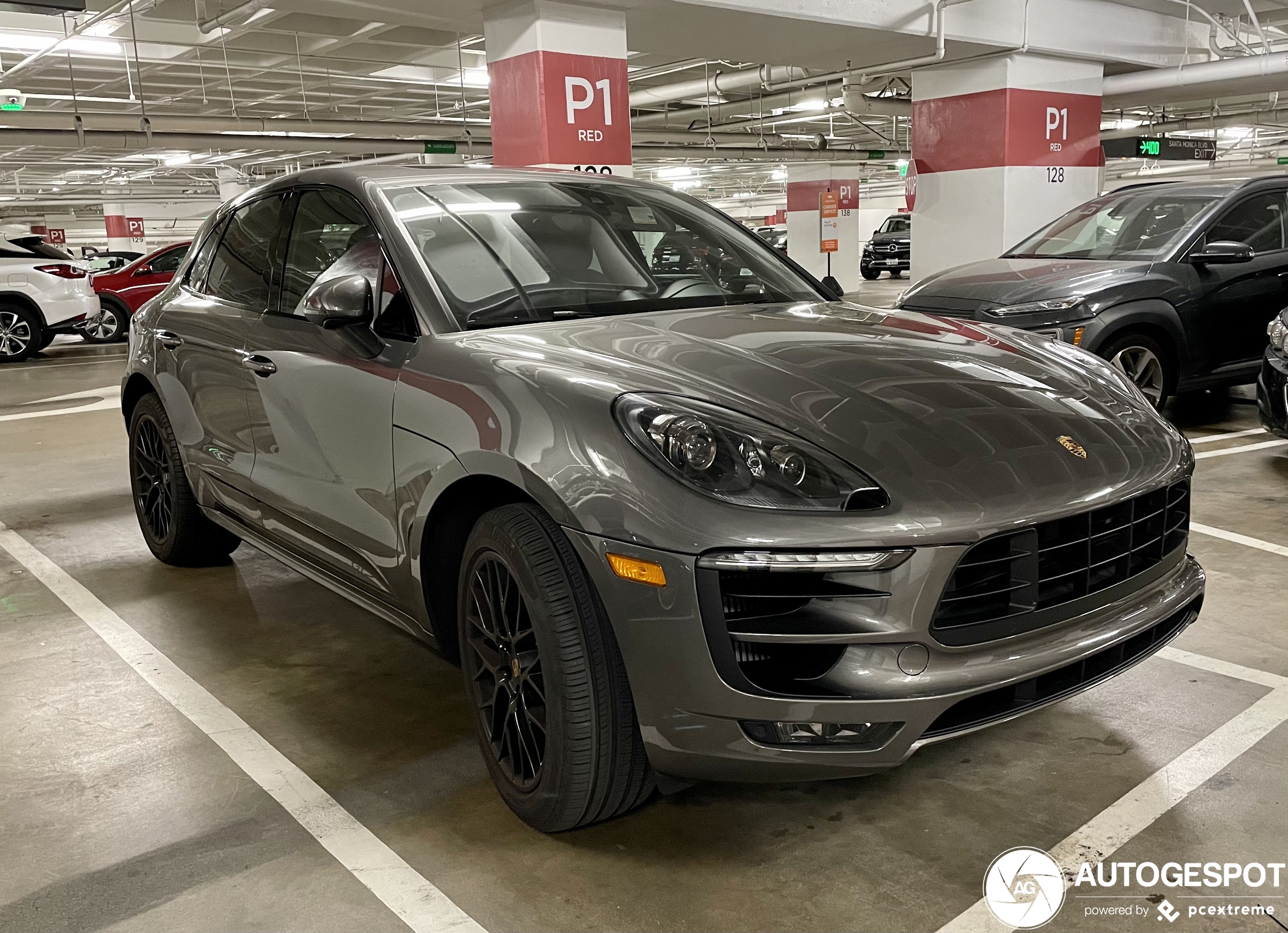 Porsche 95B Macan GTS