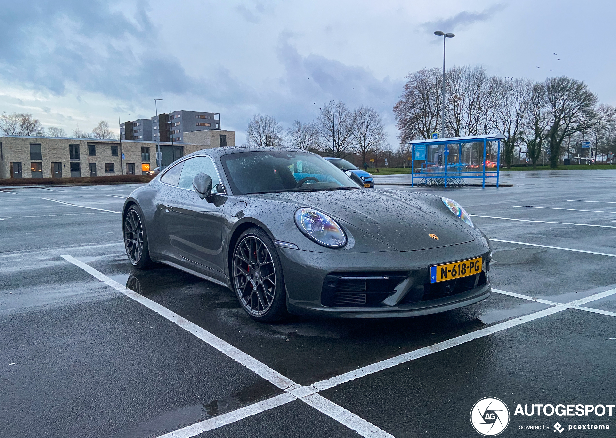 Porsche 992 Carrera 4S