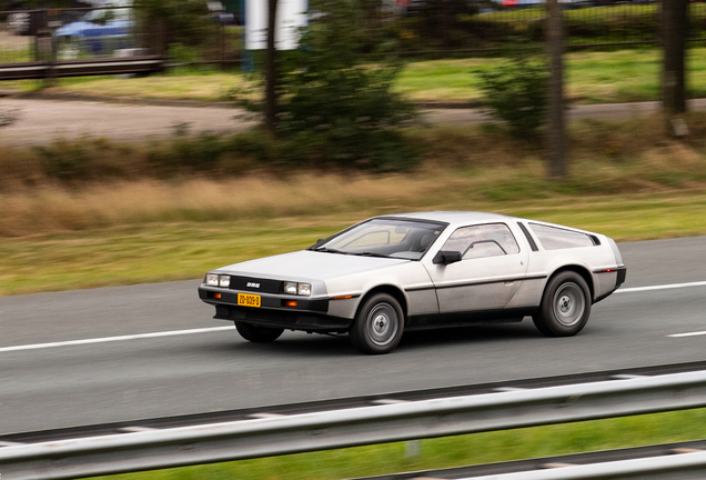 DeLorean DMC-12