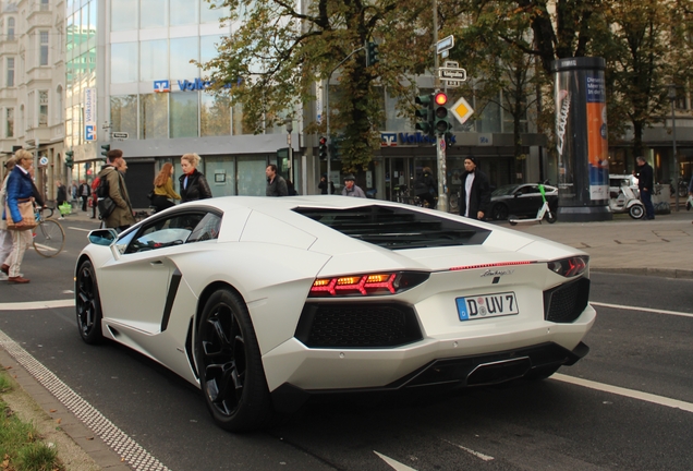 Lamborghini Aventador LP700-4