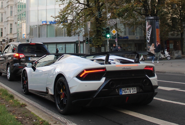 Lamborghini Huracán LP640-4 Performante Spyder