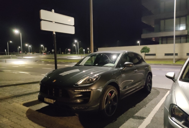 Porsche 95B Macan GTS