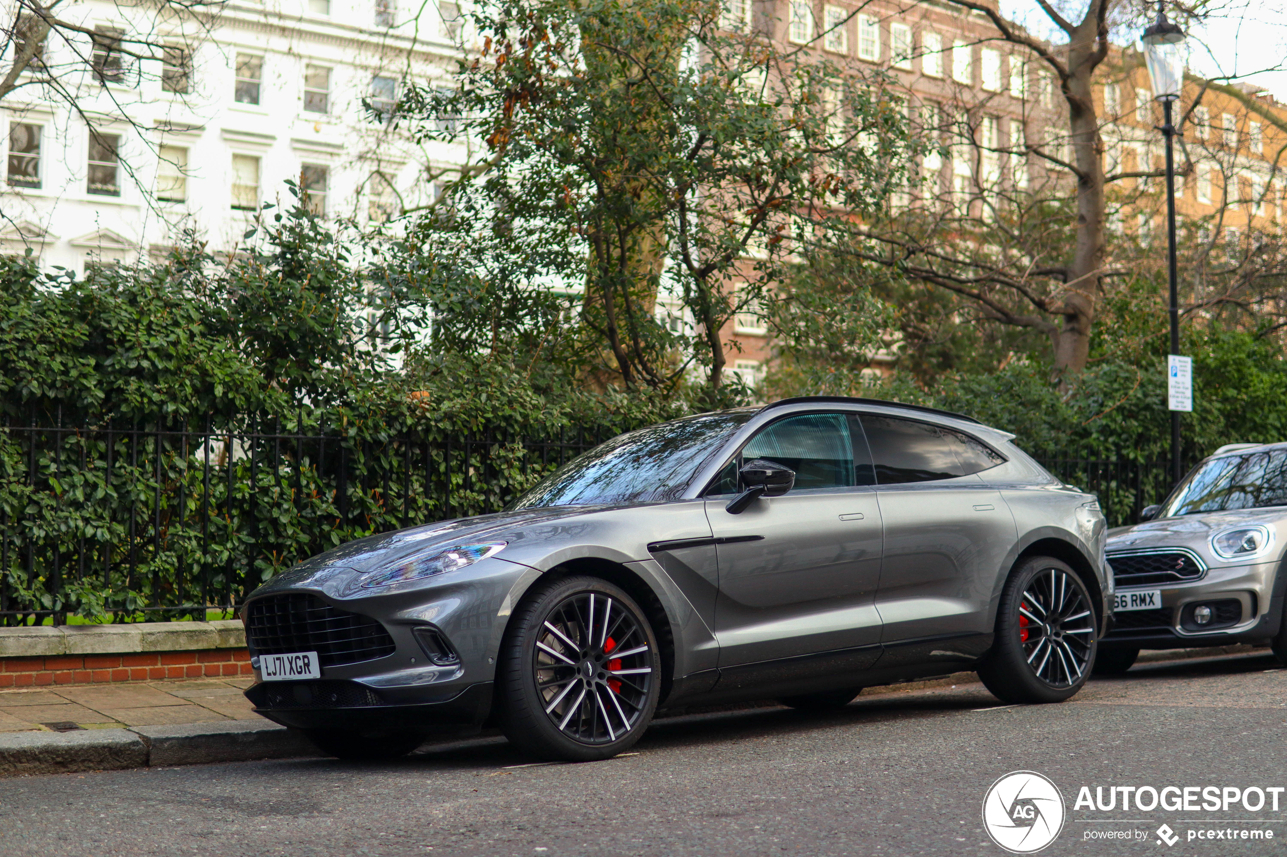 Aston Martin DBX