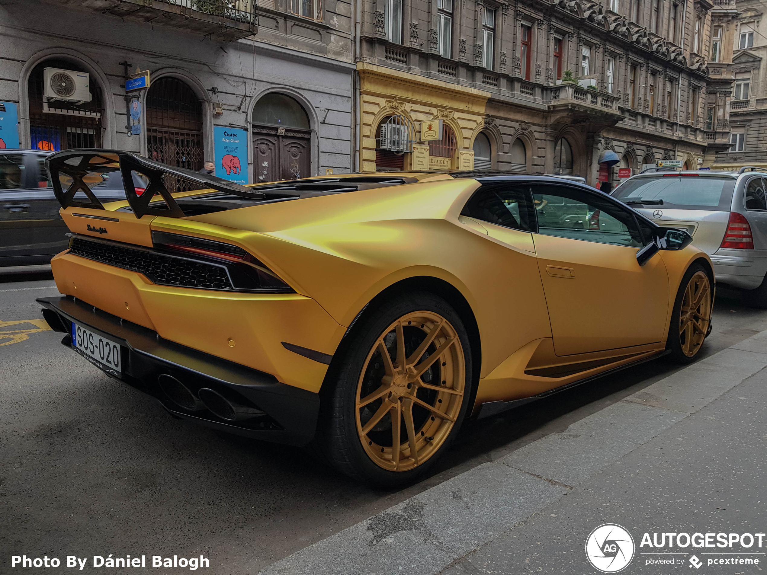 Deze gouden Lamborghini is niet van Joel Beukers!