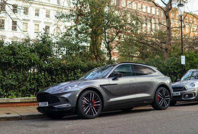 Aston Martin DBX