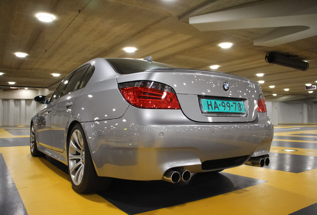 BMW M5 E60 2005