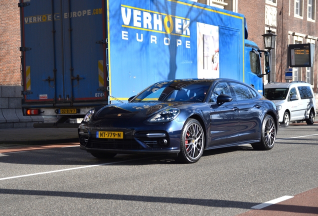 Porsche 971 Panamera Turbo Executive