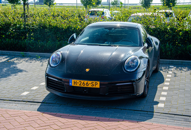 Porsche 992 Carrera 4S