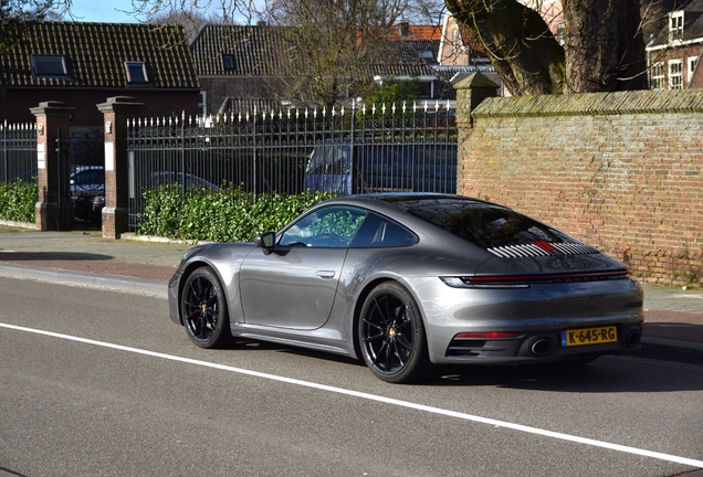 Porsche 992 Carrera 4S