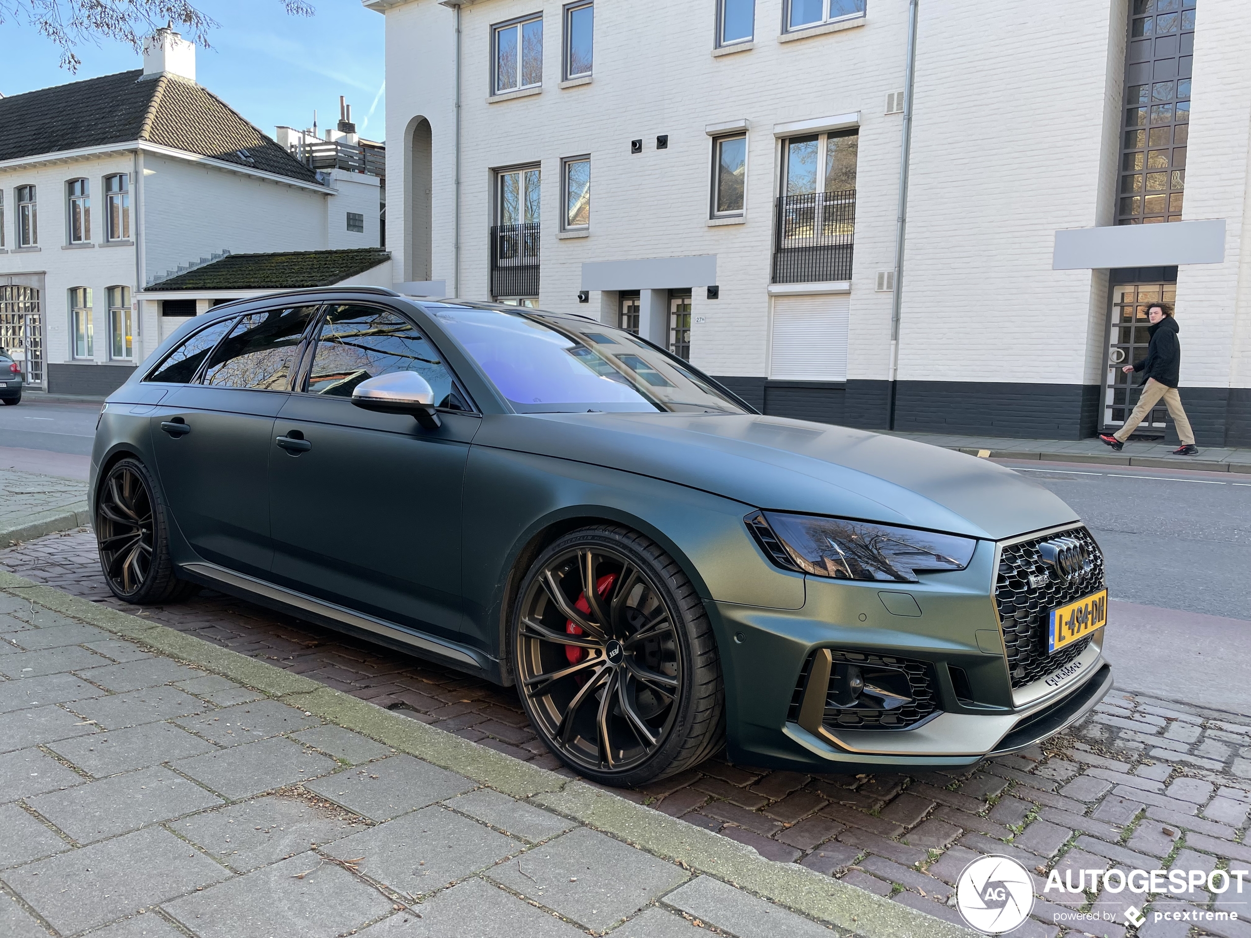 Audi RS4 Avant B9