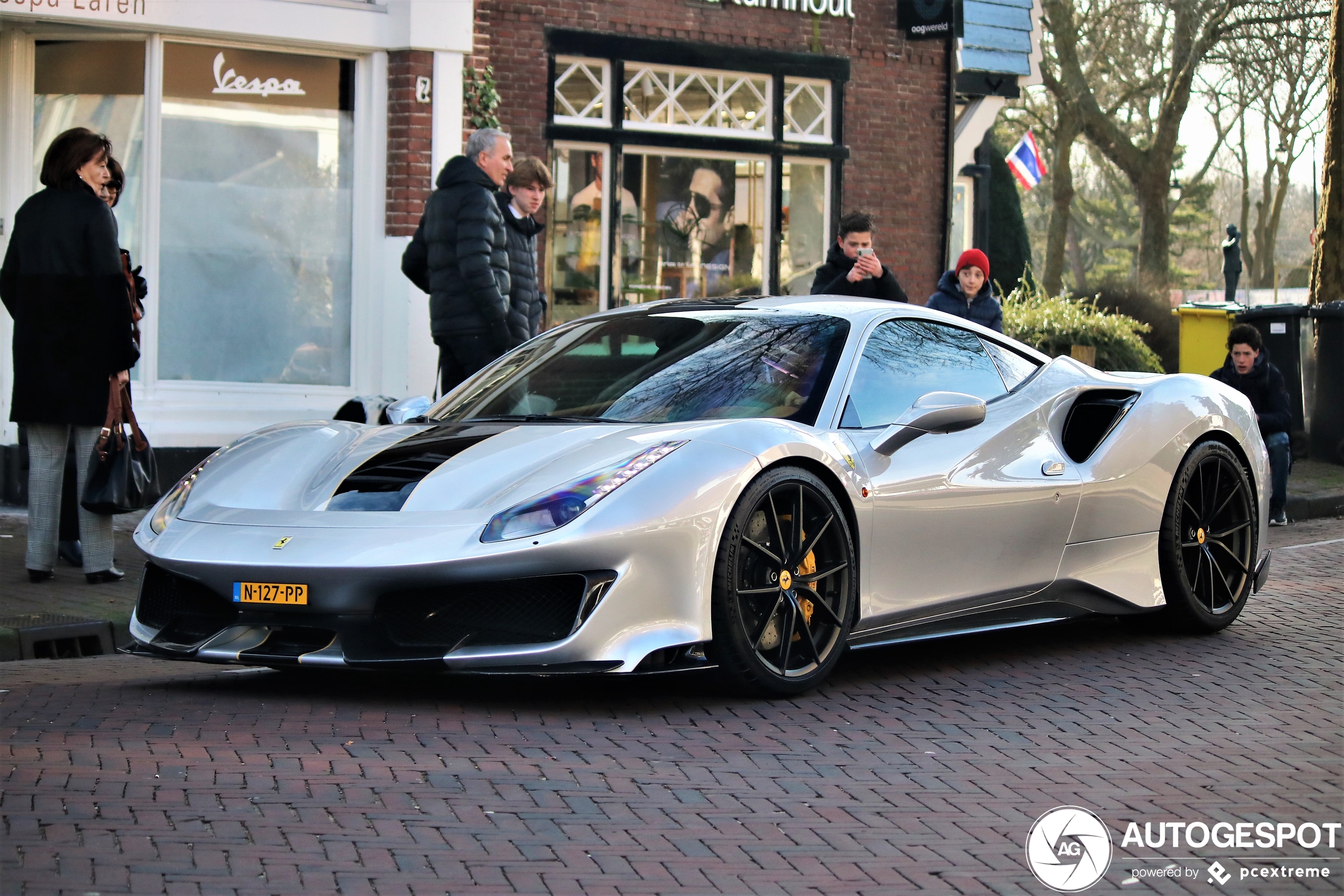 Ferrari 488 Pista