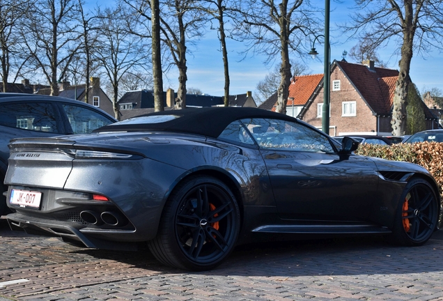 Aston Martin DBS Superleggera Volante