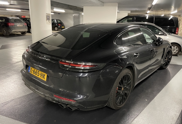 Porsche 971 Panamera Turbo