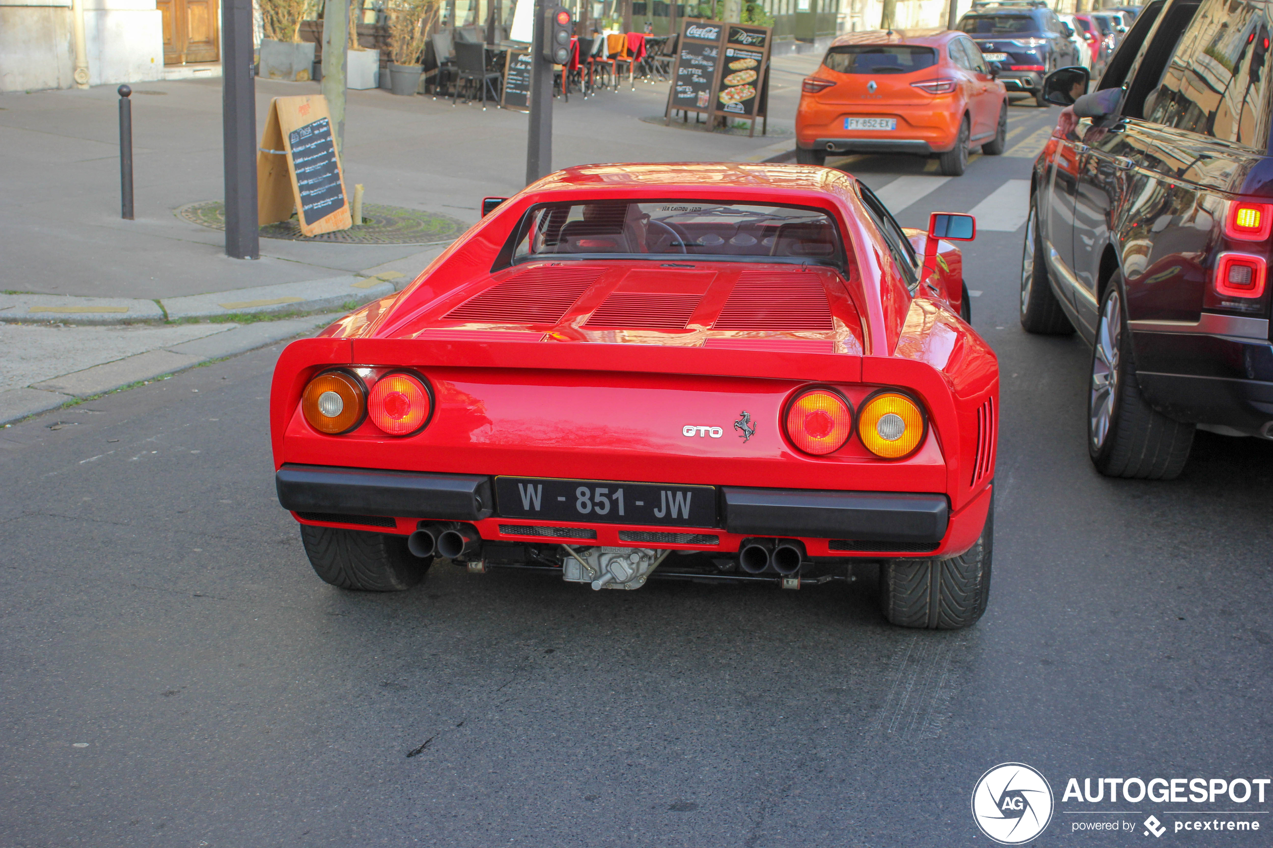Frisse morgen in Parijs: Ferrari 288 GTO