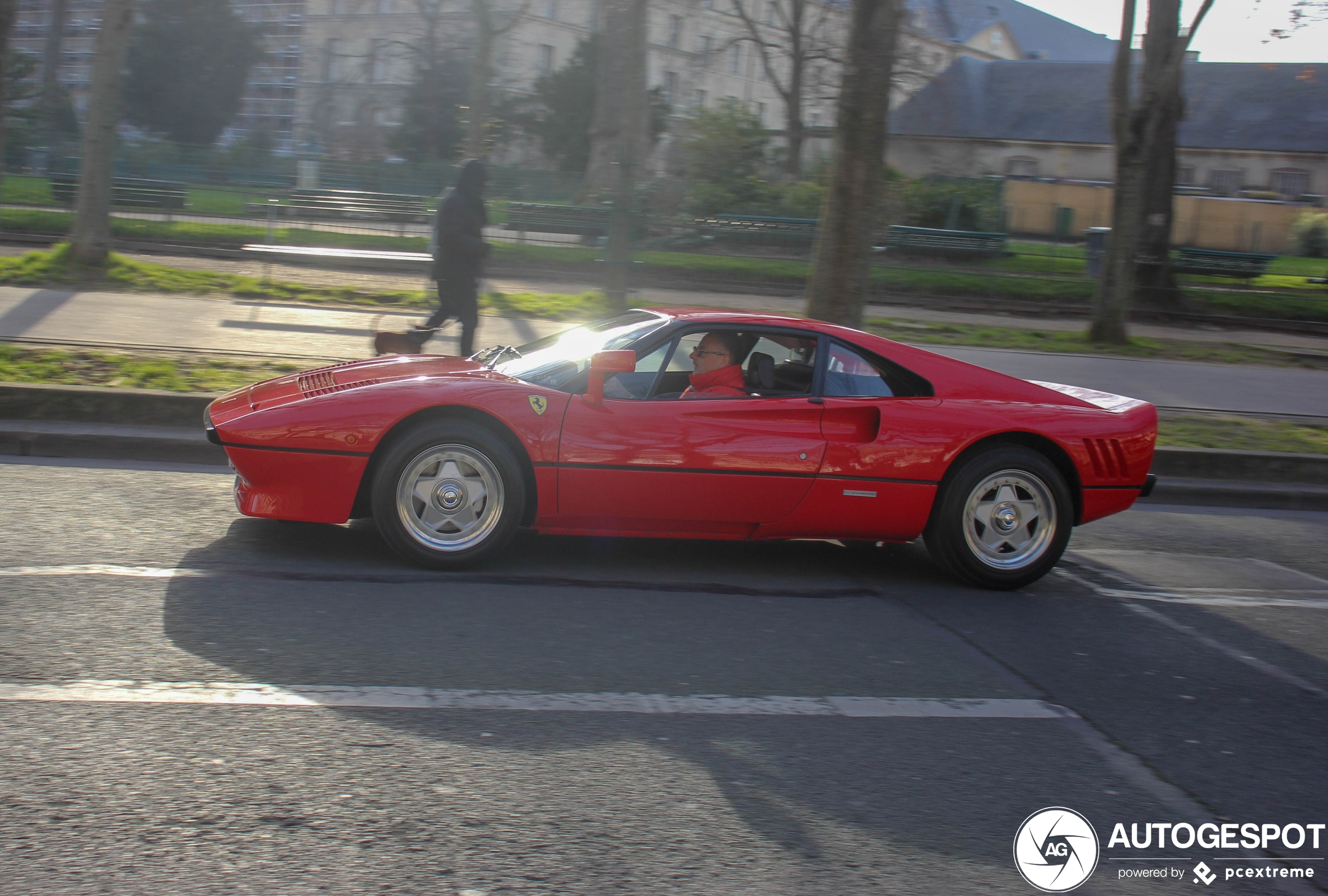 Frisse morgen in Parijs: Ferrari 288 GTO