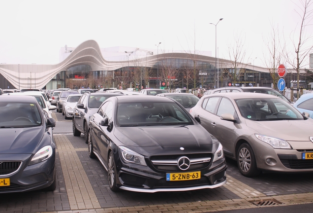 Mercedes-Benz CLA 45 AMG C117