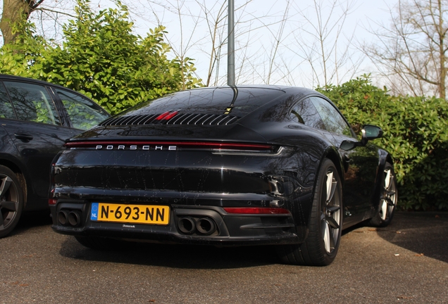 Porsche 992 Carrera 4S